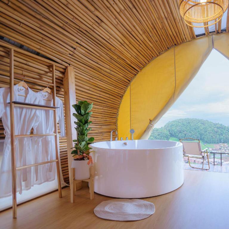The Doi Moncham Hotel Chiang Mai Exterior photo
